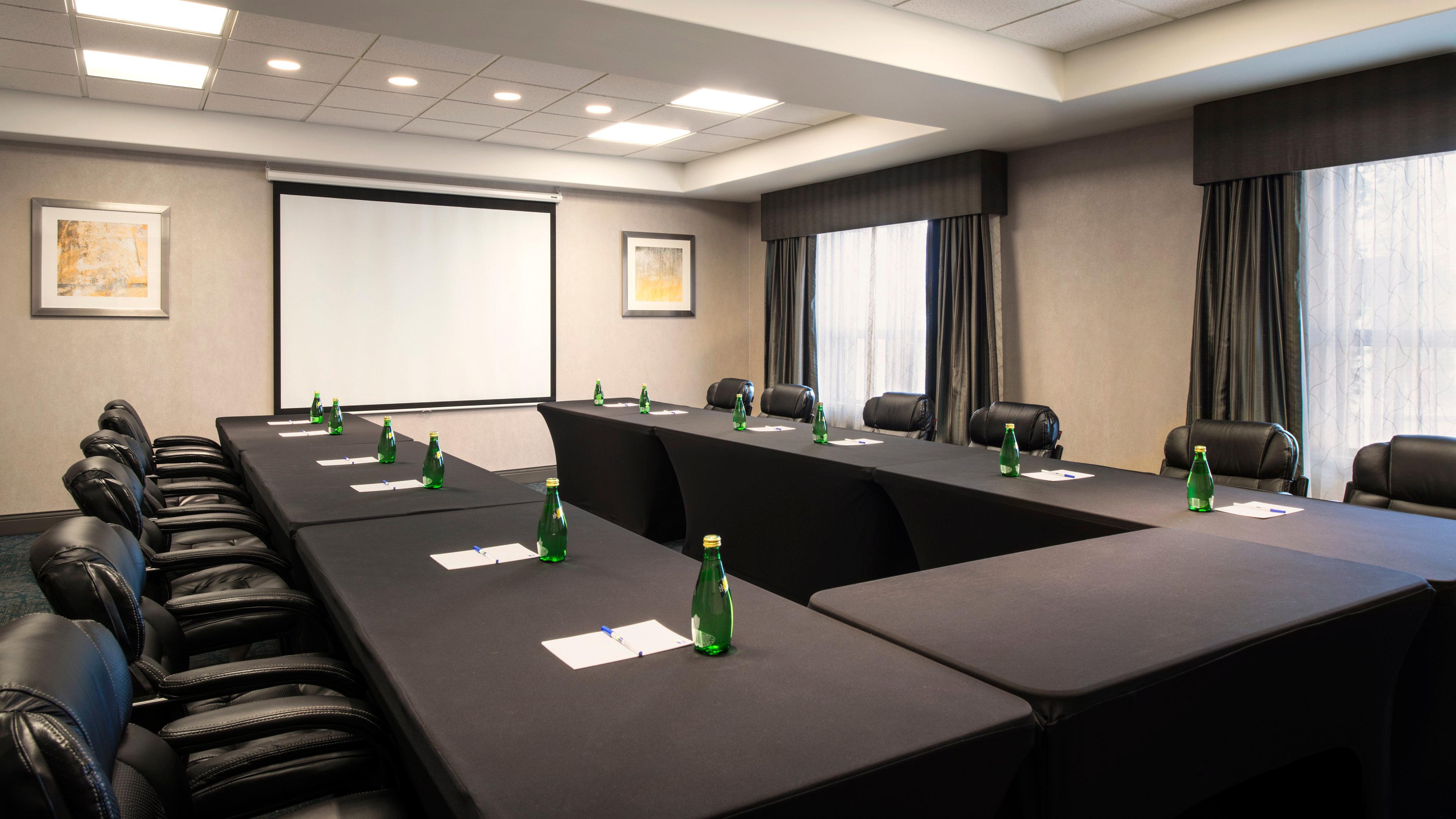 Holiday Inn Express Hotel & Suites Sherwood Park-Edmonton Area By Ihg Exterior photo