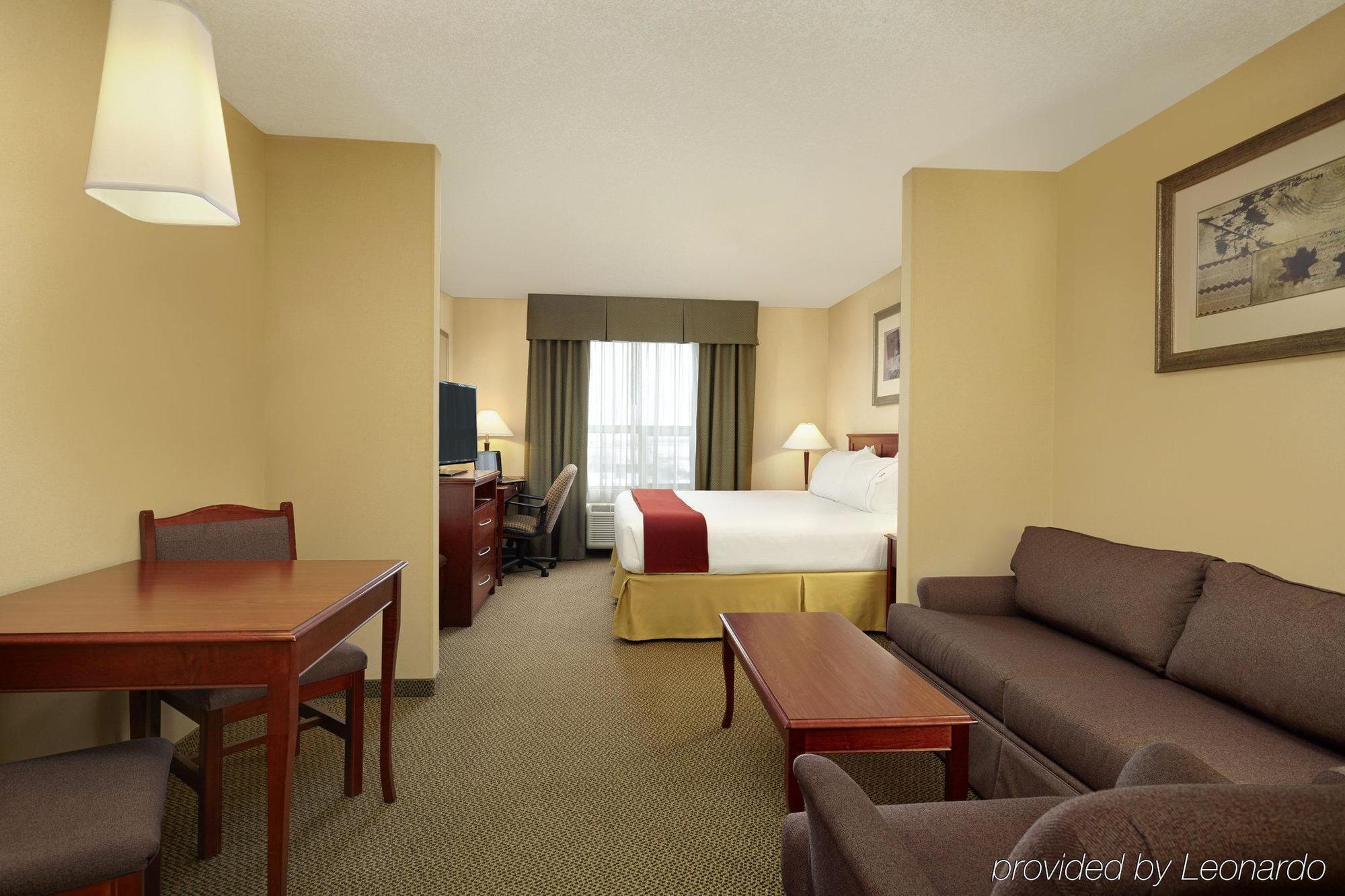 Holiday Inn Express Hotel & Suites Sherwood Park-Edmonton Area By Ihg Exterior photo
