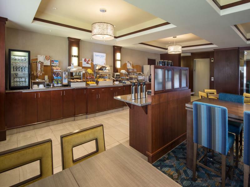 Holiday Inn Express Hotel & Suites Sherwood Park-Edmonton Area By Ihg Exterior photo